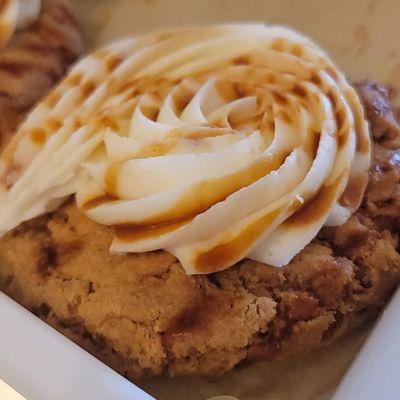 Salted Caramel Deluxe Cookies