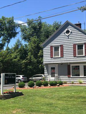 Beautiful salon with adequate parking. Perfect for bridal parties, birthdays, or just treat-yourself spa days.