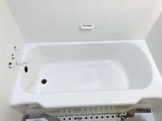 After pic of bathtub refinished with new high gloss enamel finish.