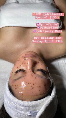 Hydrafacial Special includes a dermaplane and Hydrojelly Mask