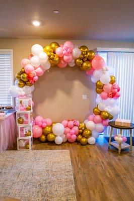 Baby shower ring balloon garland