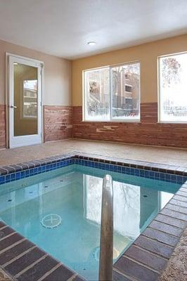 Hot tub at Quail Ridge Apartments in Thornton, CO.