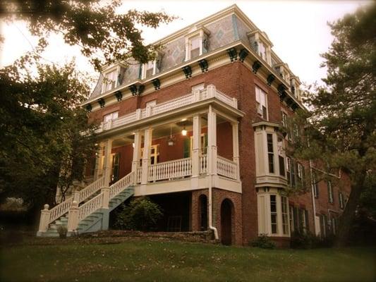 The inn faces prospect street with great views of the Galena Valley.