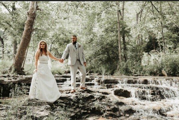 Yes, a creek runs through the property. A great photo opp!