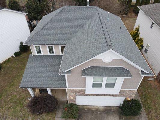 Roof replacement through insurance in Charlotte, NC. Homeowner called us out to deal with a leak in the foyer. Architectural 30-year shingle