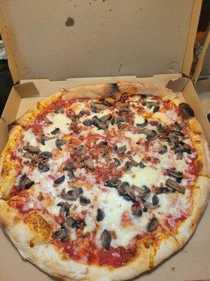 Mushroom and Canadian bacon pizza