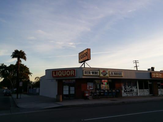 The Cupps Liquor grand entrance.