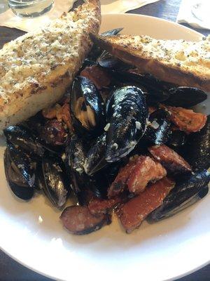 Mussels with sausage!