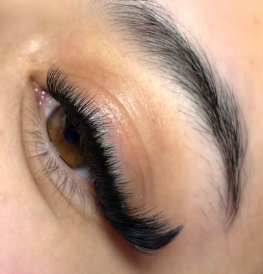 Deep volume cat eye