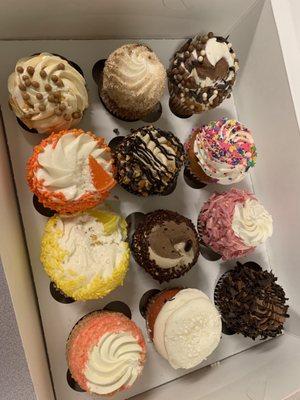 1 Dozen Assorted Cupcakes