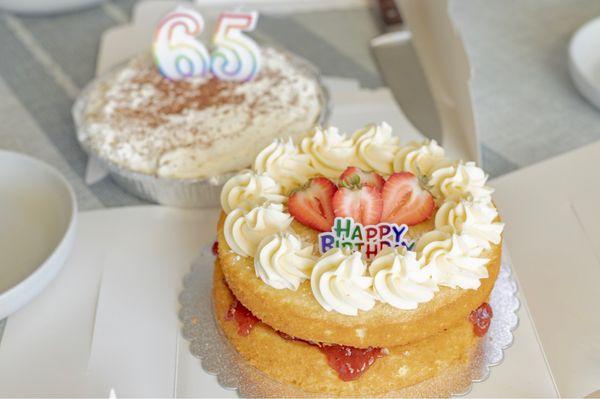 Victoria Sponge Cake and Banoffee Pie