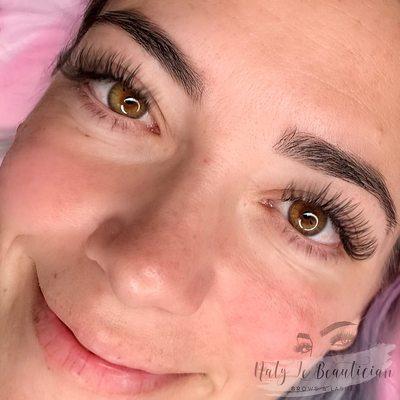 Classic eyelash extensions