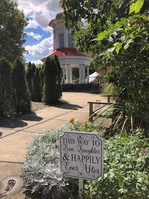 Wedding in Kaleidoscope Garden