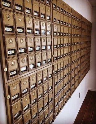 SECURE PRIVATE MAIL BOX RENTALS WITH ACTUAL ADDRESS AND PACKAGE ACCEPTANCE FROM ANY COMPANY OR CARRIER    -NO POBOX-