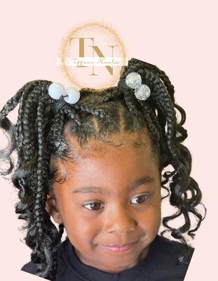 Toddler medium knotless braids with curls