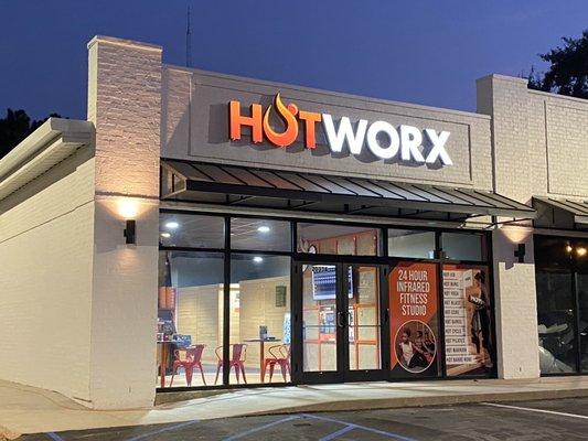 HOTWORX NIGHT VIEW