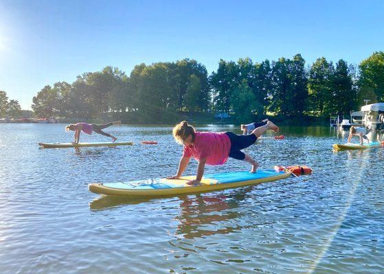 Sunset SUP yoga Lake Milton