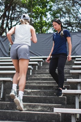 Improving body mechanics for knee pain on the stairs