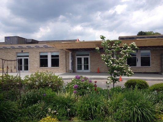 Main entrance to Memorial Park Christian Preschool