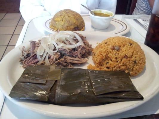 Bandeja borricua y mofongo.