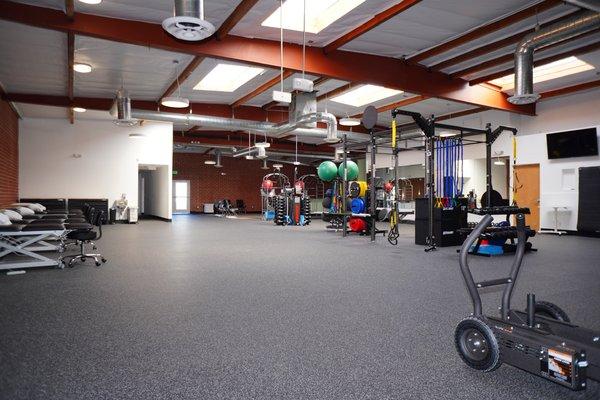 Open movement space for therapeutic exercise and return to sport training