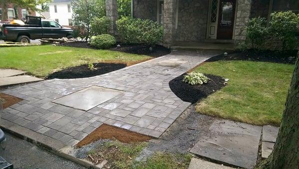 2015 project in College Hill, Easton, PA.  We replaced the existing hardscape with this.  Tell us what you think.