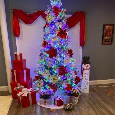 Merry and bright Christmas tree will add to your holiday photos