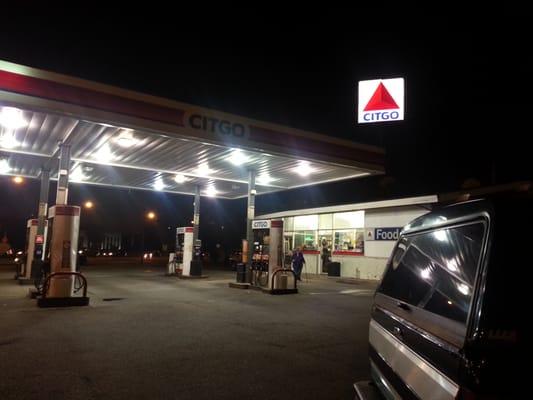 Picture of the gas station. Duh!