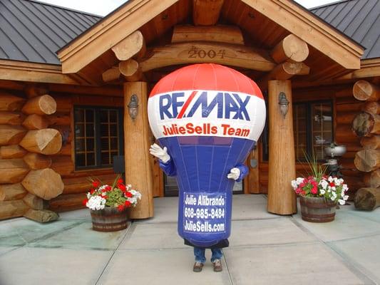 The JulieSells Team of RE/MAX Preferred