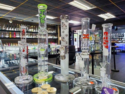 We have Name Brand Glass Waterpipes! Medicali, Empire, Glassworks, Grav Labs, Diamond Glass, Pulsar, TAG and more!