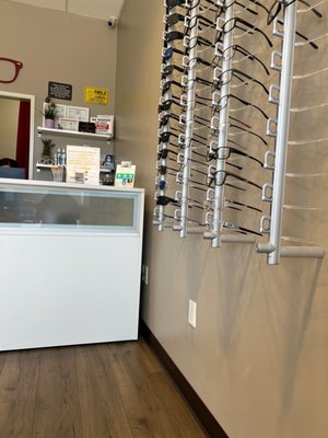 Mezmer-Eyez Optometry