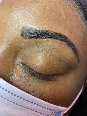 Eyebrows threading and tinting