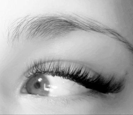 Beautiful hybrid volume lashes