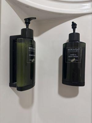 Shampoo, conditioner, body wash provided