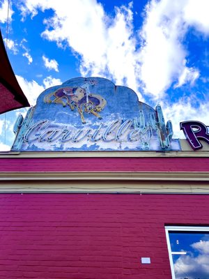 Signage - rodeo style, kinda cool and vintage