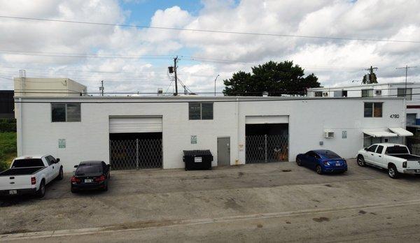 KING INDUSTRIAL REALTY Exclusive Listing 8,500 SF Hialeah Warehouse SOLD