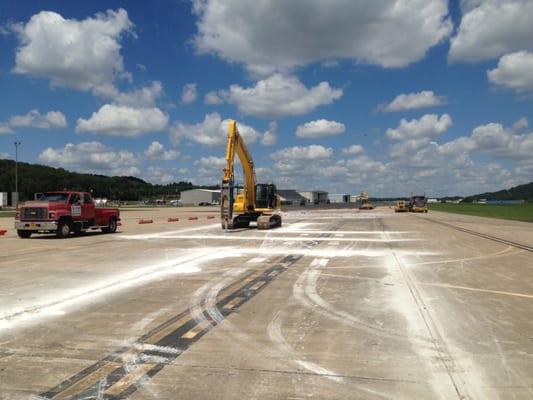 Drake Field Executive Airport FYV Terminal Apron Rehab