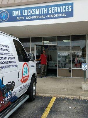 DML Locksmith Services
 2109 W. Parker Rd Suite 206 Plano TX 75023