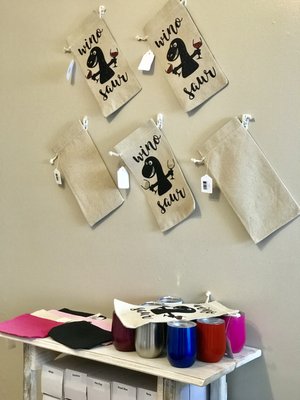 Wino-saur customizable wine bags