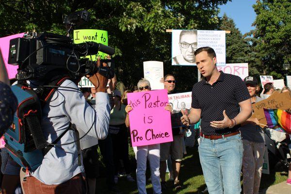 Arlington Heights Protest Against Roe v. Wade overturn

Picture by: Luis Hernandez