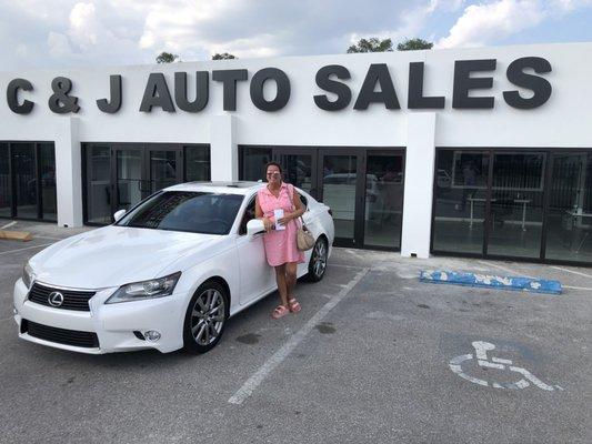 Newly renovated pictures of C & J Auto Sales in Tampa fl