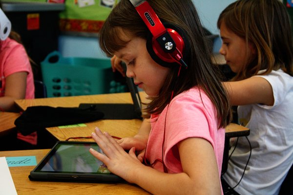 iPad and Google Chrome book rolling labs for classrooms