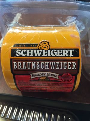 Omdog!  They have braunschweiger here!!