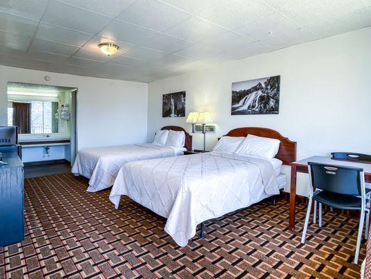 Kings Inn Oklahoma
2 beds room
Free wifi
Smart TV with free movie apps
Refrigerator and microwave
Non- Smoking