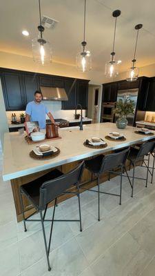 Touring new construction homes and loved this modern farmhouse kitchen.