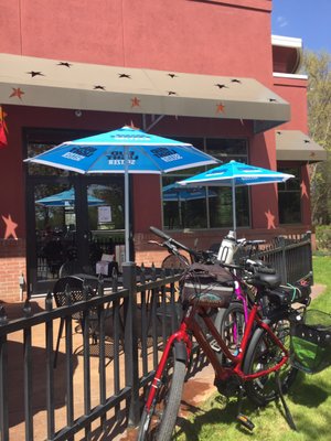 Outdoor dining :-) With some really cool bikes parked nearby