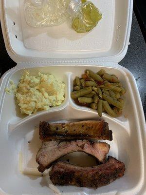 Ribs with potato salad and green beans