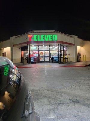 This place was an AMPM now it's a 7-Eleven