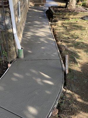 Concrete walk way