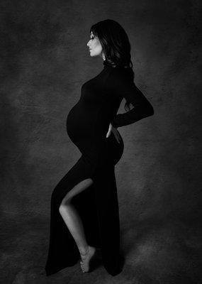 Fashion Maternity Photography portrait of a pregnant woman by Andrea Liora Studios in San Francisco CA.